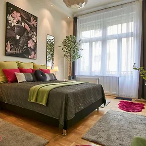 M52 - Hostaid Apartment Budapest