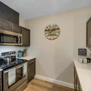 Cozy King Bed-free Parking! Easy Ride To Nyc Newark